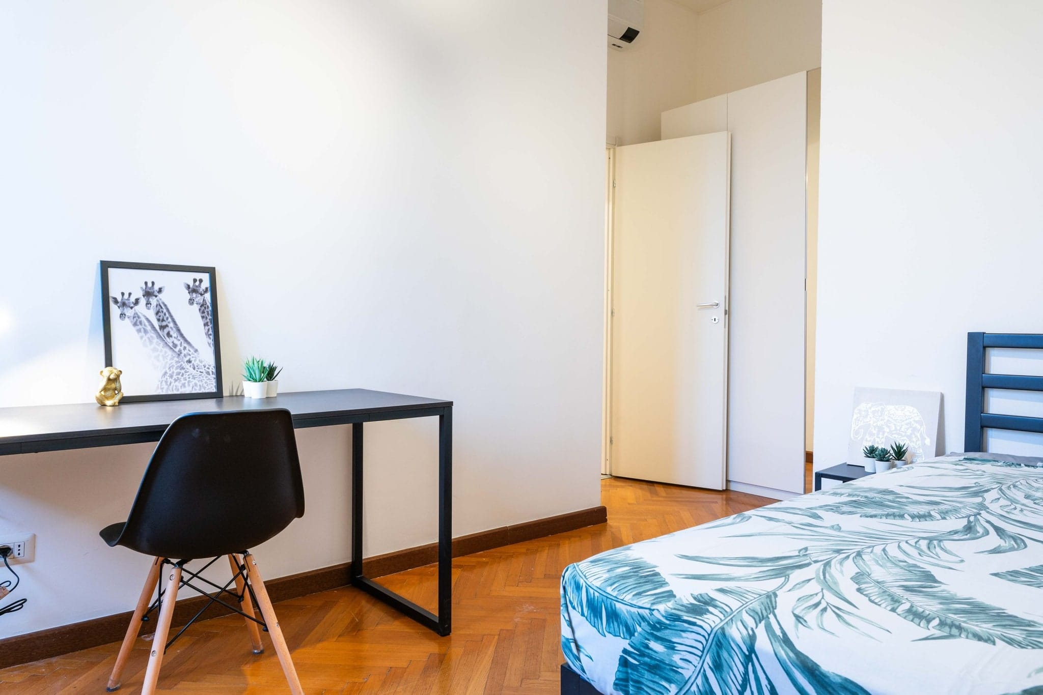 Via Calatafimi 12 – Room 1