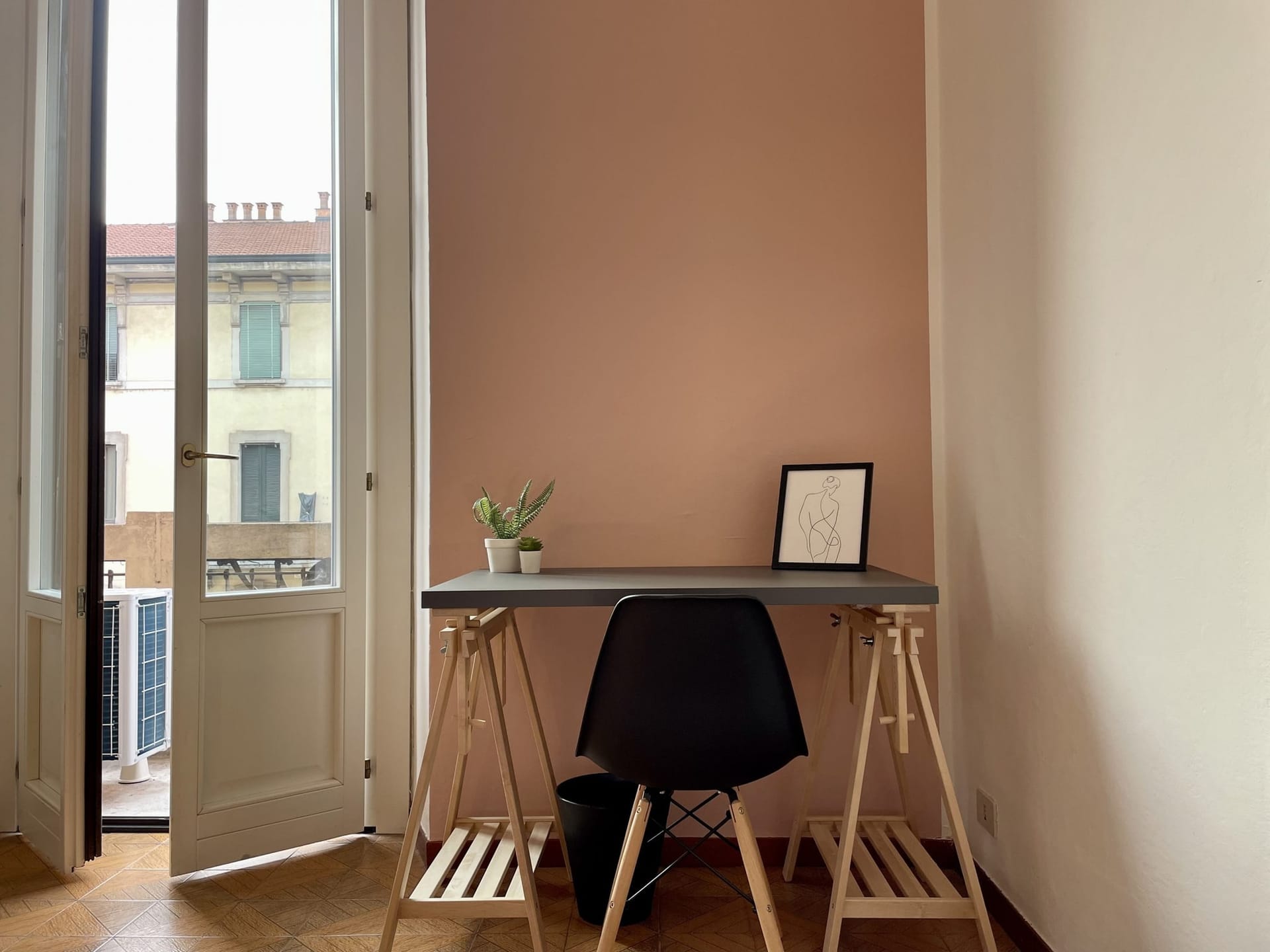 Via Meda 37 – Room 2