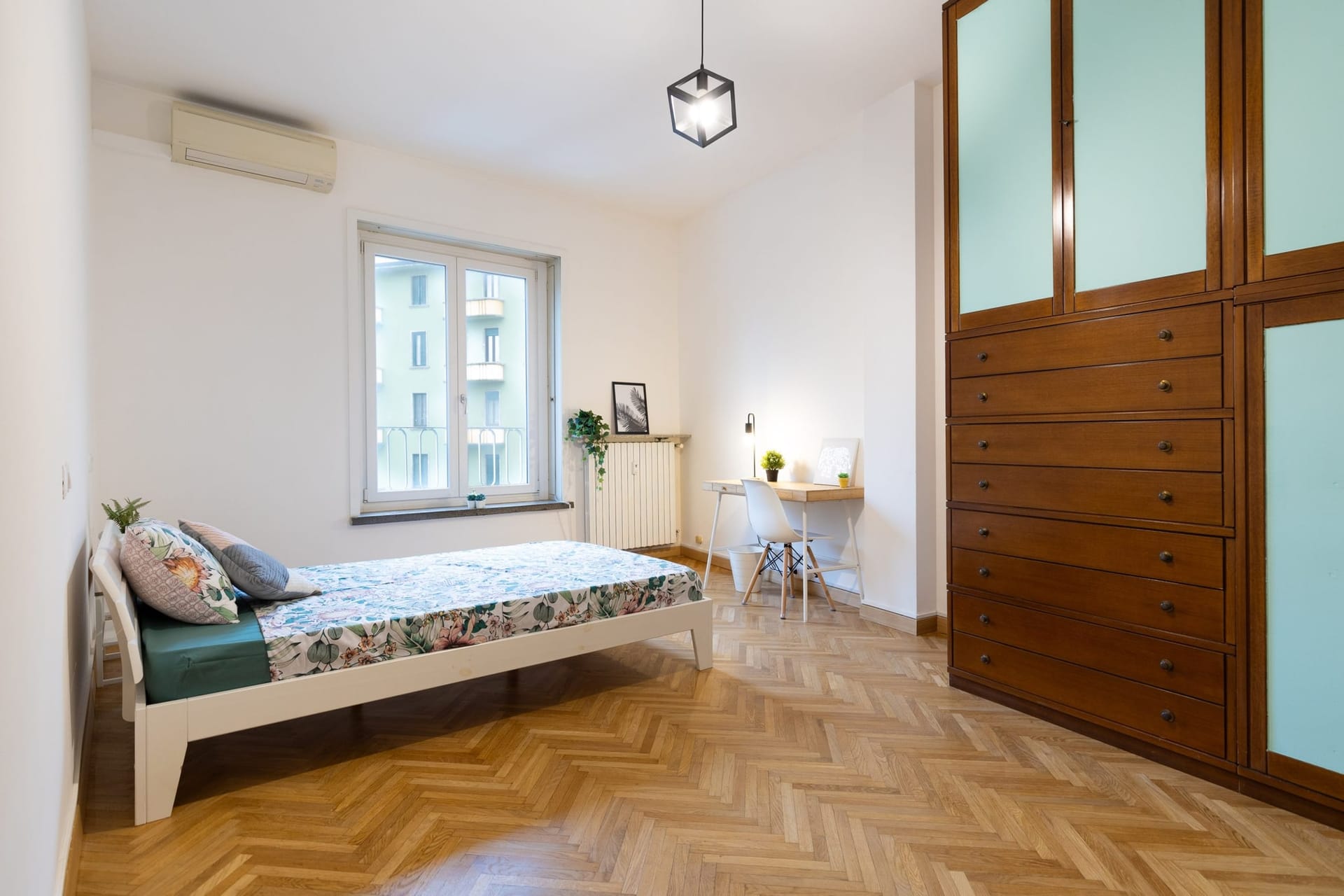 Via Tertulliano 41 – Room 3