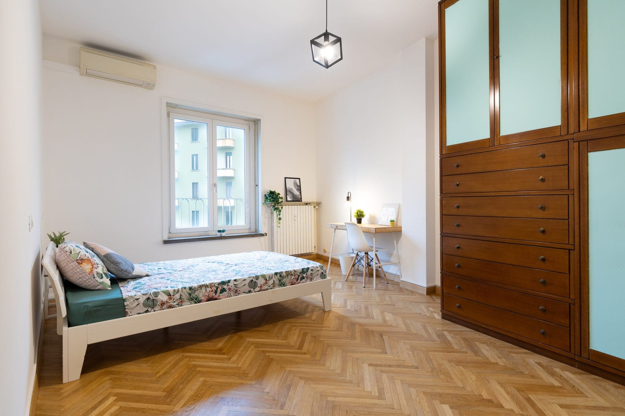 Via Tertulliano 41 – Room 3