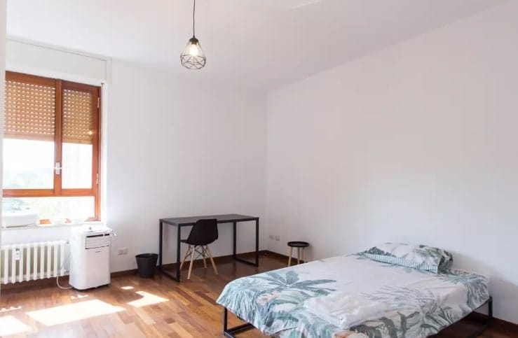 Viale Tibaldi 56 – Room 6